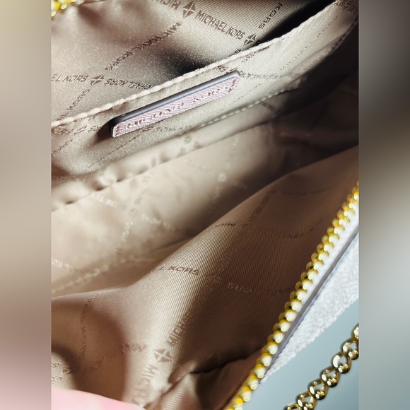 Michael Kors ,Zip Chain crossbody Bag , Vanilla/ Light Pink - Picture 7 of 10